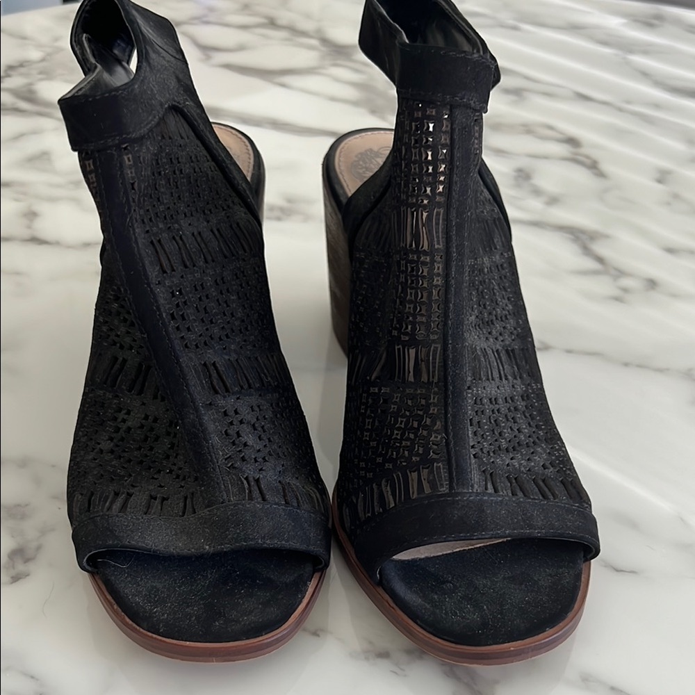 Vince Camuto Black Women’s Heel Open Toe | size 7.5